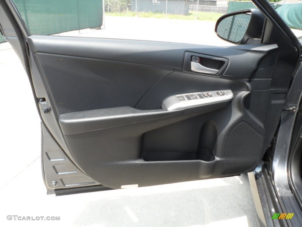 2012 Camry SE - Magnetic Gray Metallic / Black photo #21