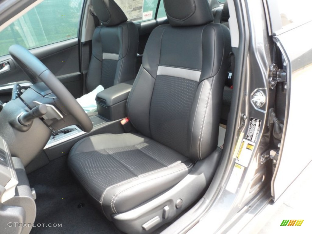 2012 Camry SE - Magnetic Gray Metallic / Black photo #23