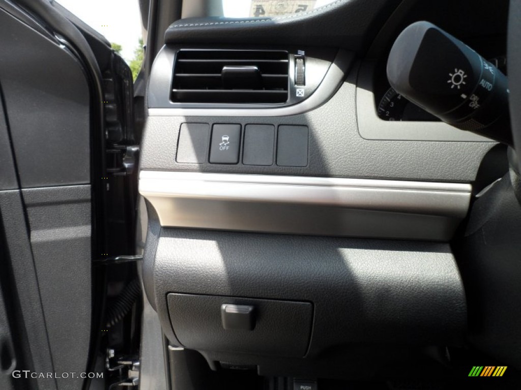 2012 Camry SE - Magnetic Gray Metallic / Black photo #34