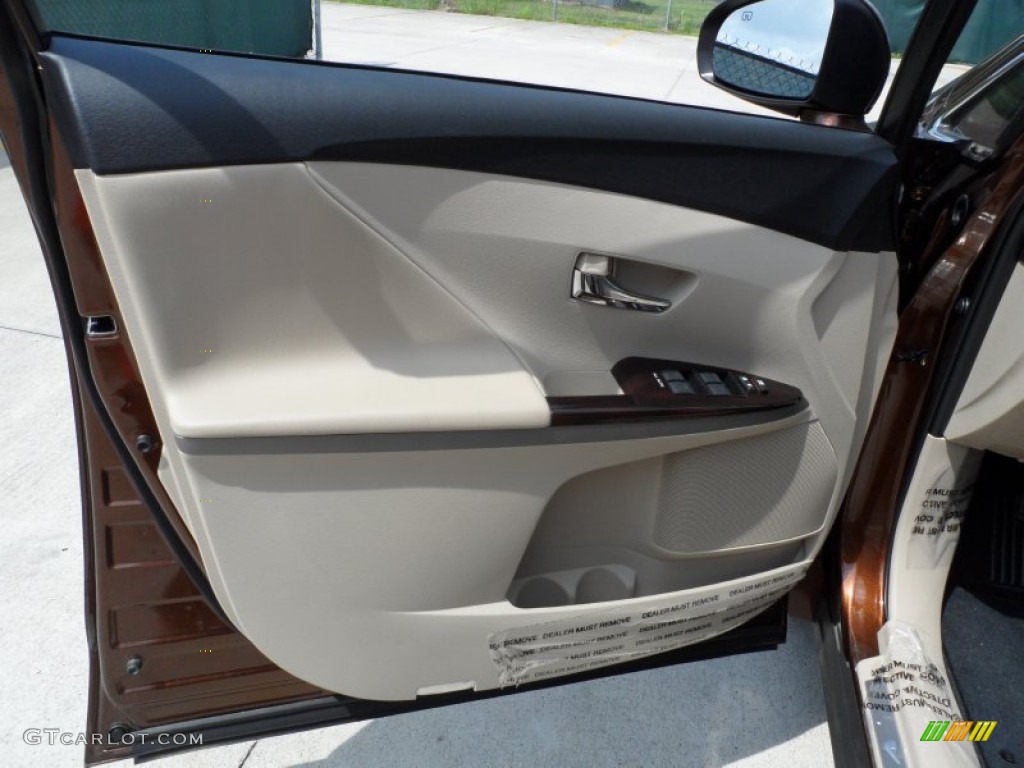 2012 Toyota Venza LE Door Panel Photos