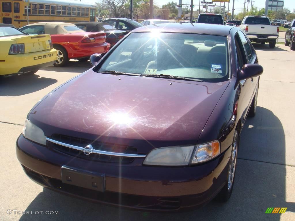 1999 Altima GXE - Black Cherry Metallic / Blond photo #1