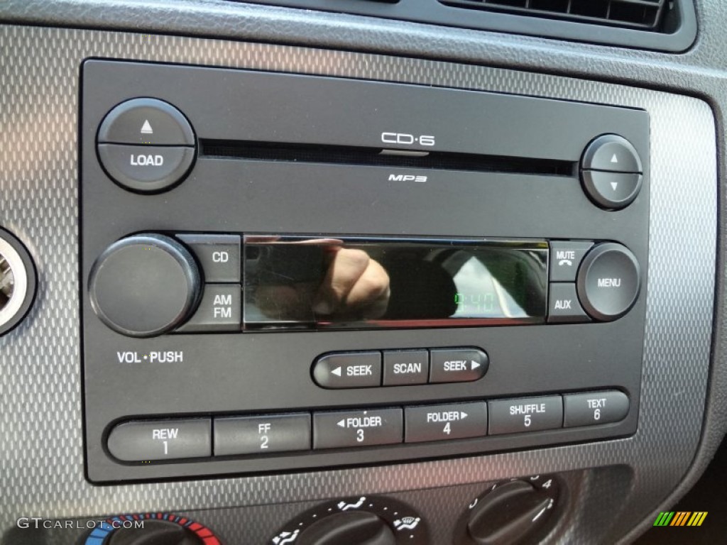 2005 Ford Focus ZX4 ST Sedan Audio System Photo #66179354
