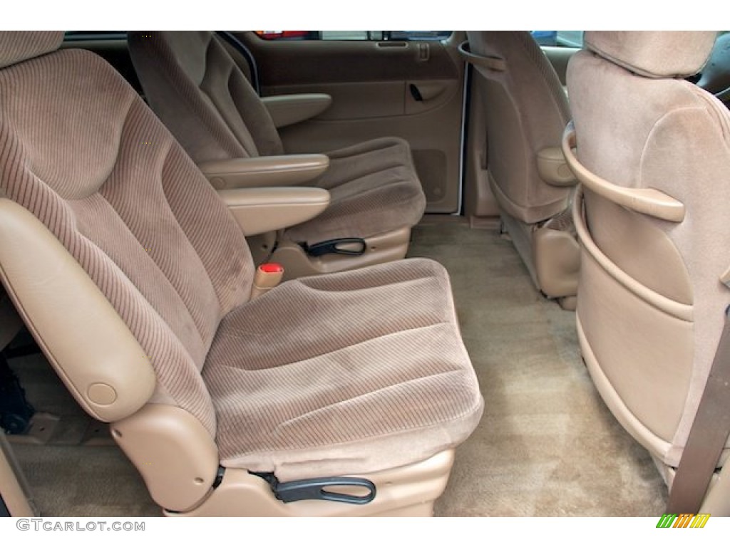1997 Grand Caravan ES - Golden White Pearl / Taupe photo #19