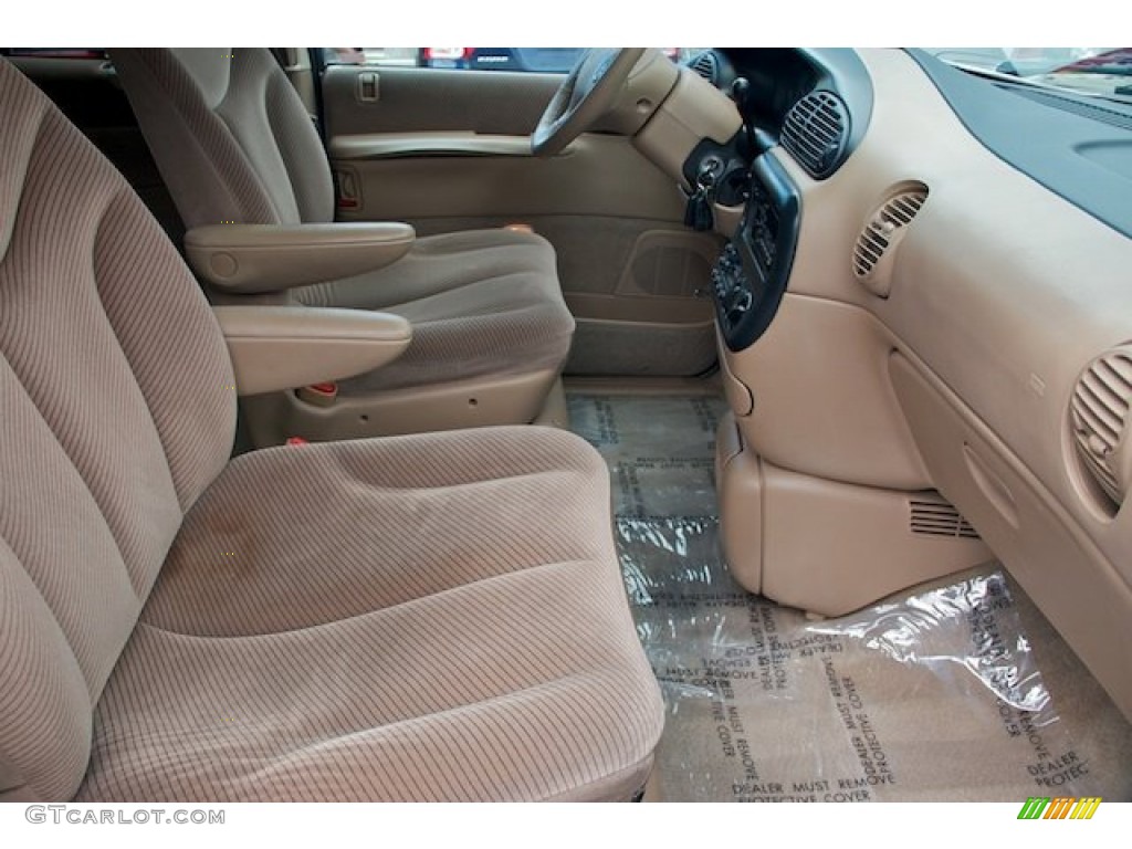 1997 Grand Caravan ES - Golden White Pearl / Taupe photo #23