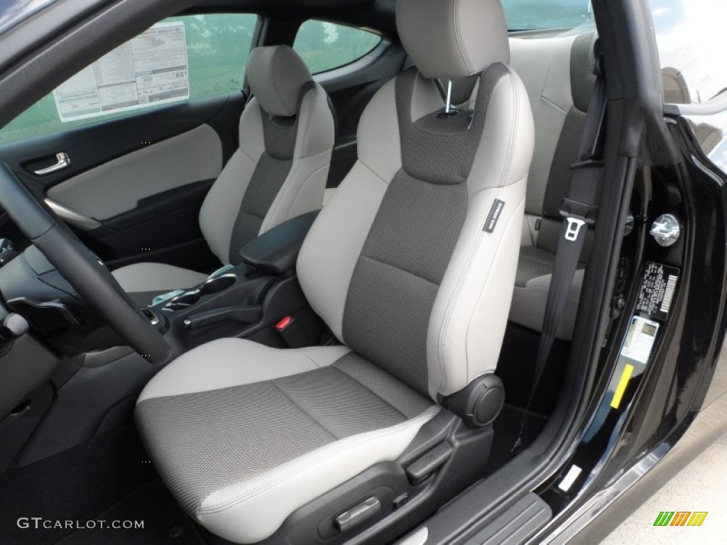 Black Cloth Interior 2013 Hyundai Genesis Coupe 2.0T Photo #66186542