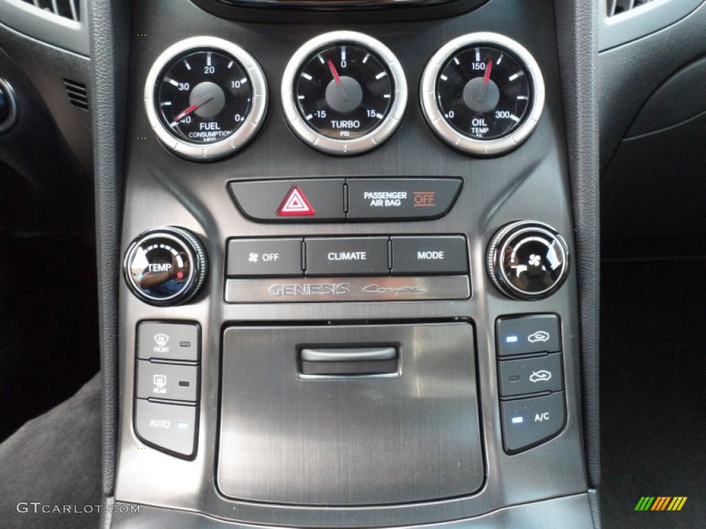 2013 Hyundai Genesis Coupe 2.0T Controls Photo #66186596
