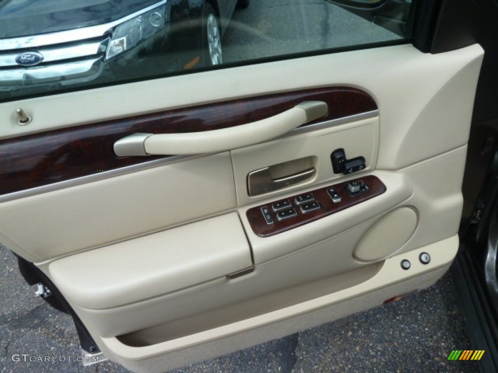 2007 Town Car Signature - Charcoal Beige Metallic / Light Camel photo #11