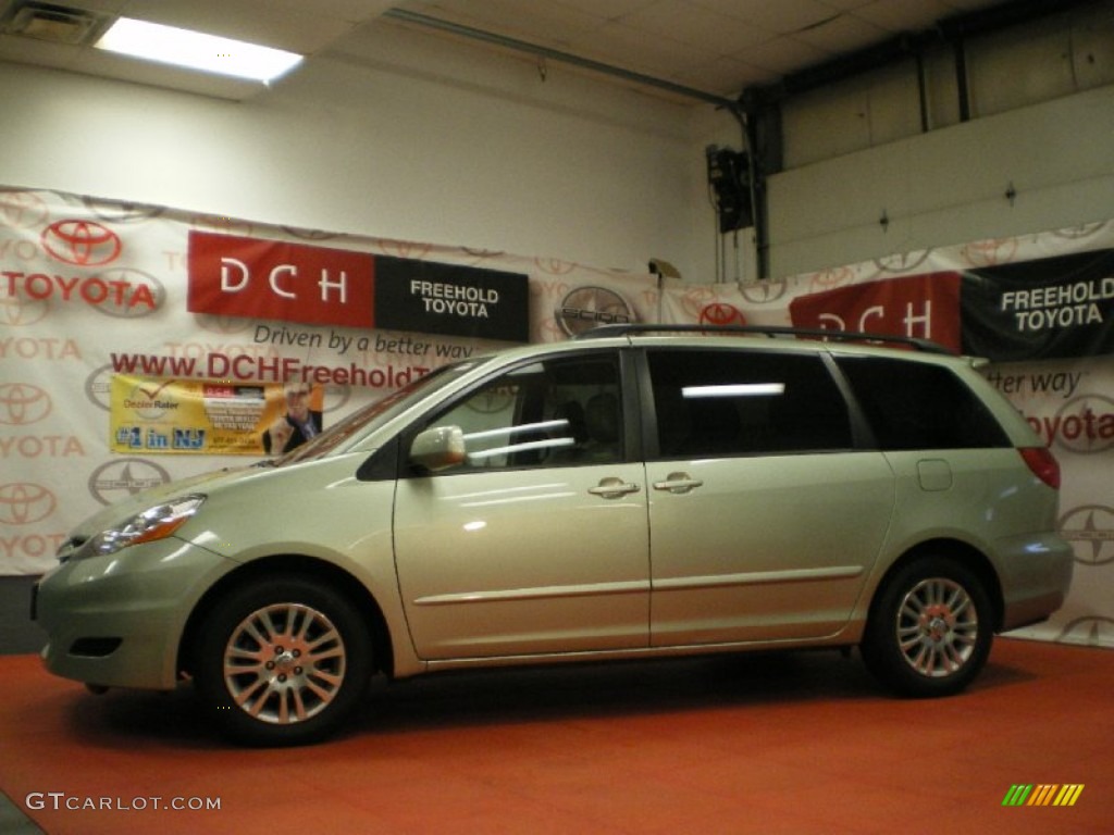 2009 Sienna XLE - Silver Pine Mica / Taupe photo #4