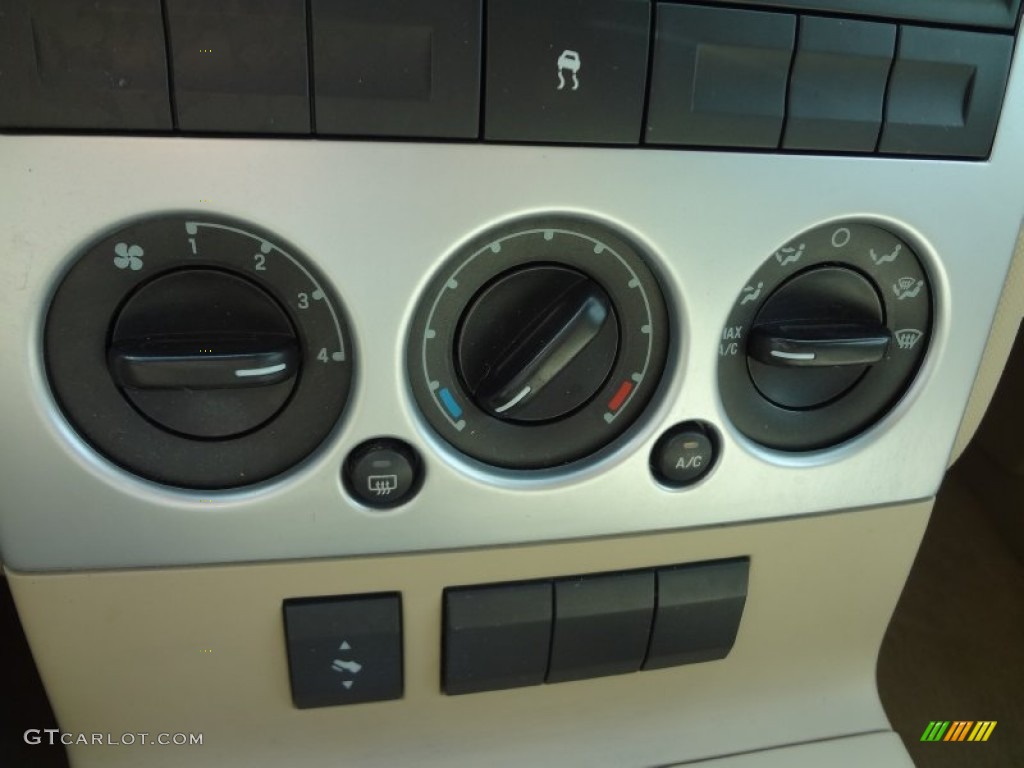 2006 Mercury Mountaineer Convenience Controls Photos