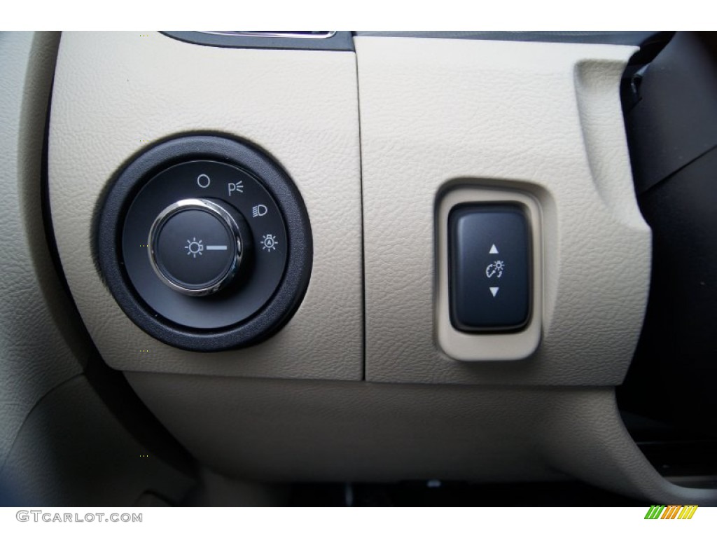 2013 Taurus SEL - Ruby Red Metallic / Dune photo #32