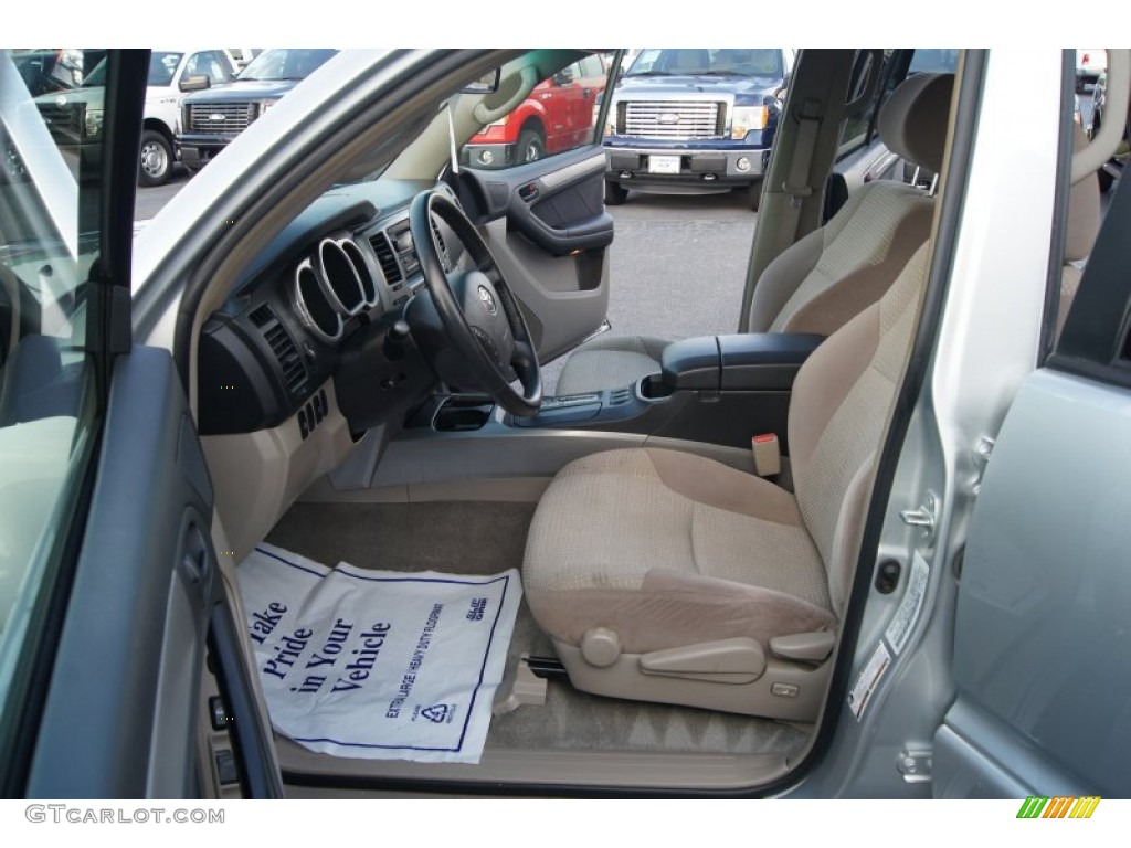 Taupe Interior 2004 Toyota 4Runner SR5 Photo #66199472