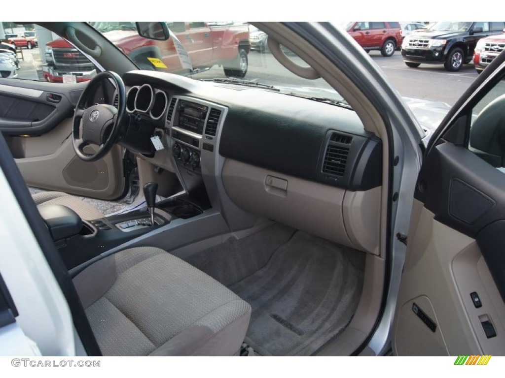 2004 Toyota 4Runner SR5 Taupe Dashboard Photo #66199487