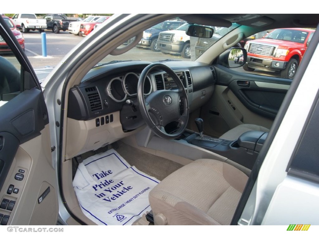 Taupe Interior 2004 Toyota 4Runner SR5 Photo #66199523
