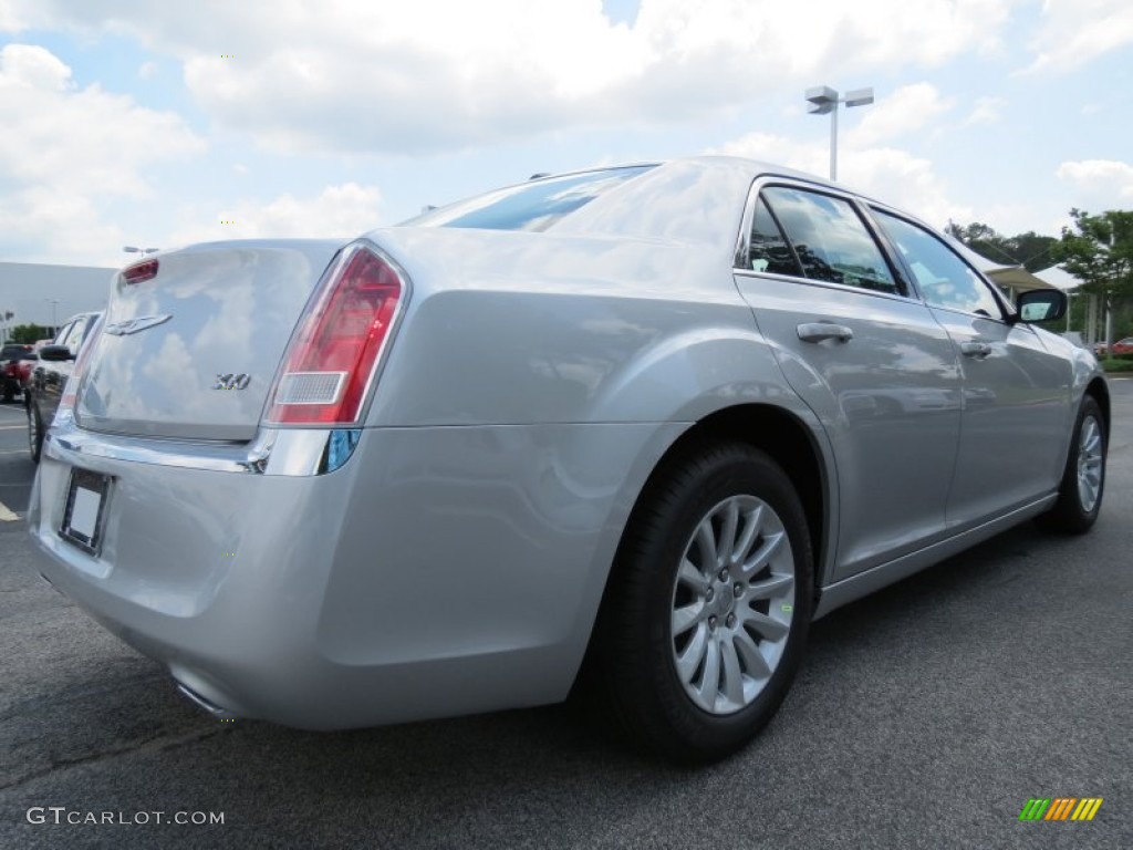 2012 300  - Bright Silver Metallic / Black photo #3