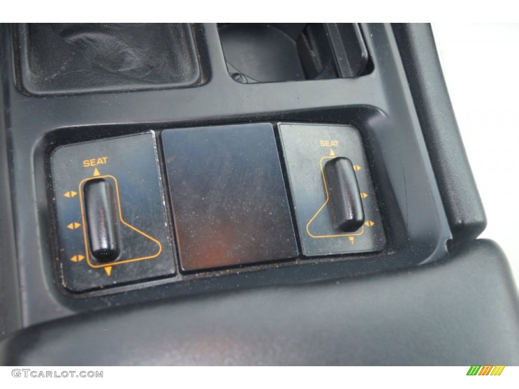 1992 Chevrolet Corvette Convertible Controls Photo #66209686