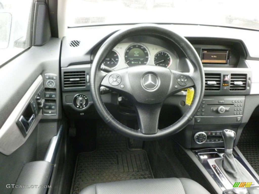2010 Mercedes-Benz GLK 350 4Matic Black Dashboard Photo #66210085