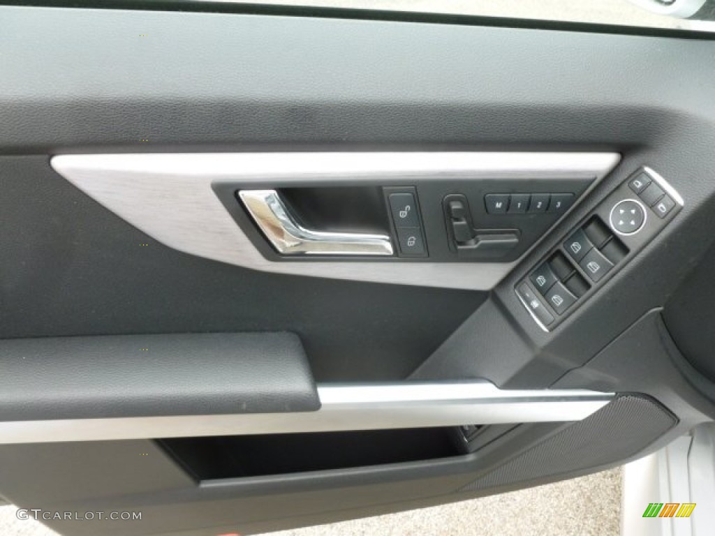 2010 Mercedes-Benz GLK 350 4Matic Black Door Panel Photo #66210109