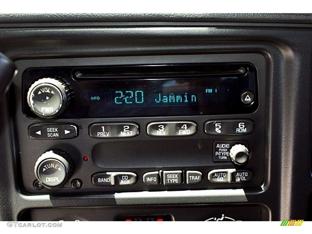 2004 Chevrolet Silverado 1500 LS Extended Cab Audio System Photos