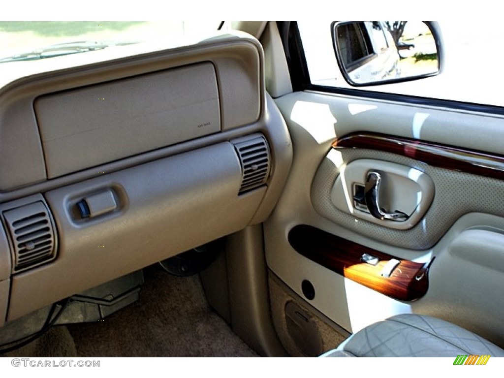 1999 Escalade 4WD - Aspen White / Neutral photo #26
