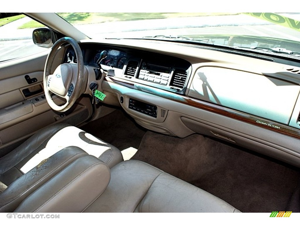 2004 Crown Victoria LX - Spruce Green Metallic / Medium Parchment photo #13