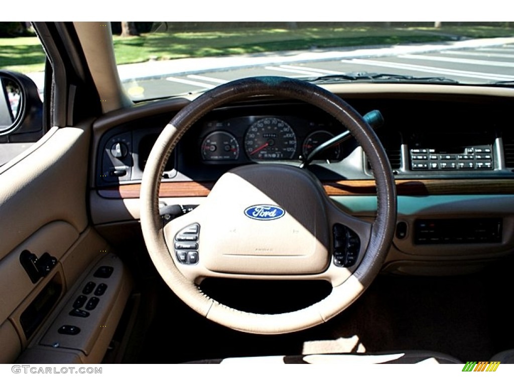 2004 Crown Victoria LX - Spruce Green Metallic / Medium Parchment photo #20