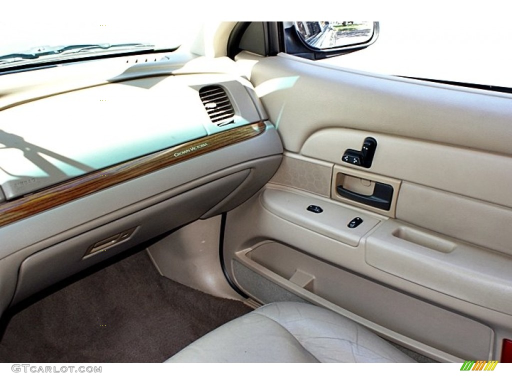 2004 Crown Victoria LX - Spruce Green Metallic / Medium Parchment photo #24