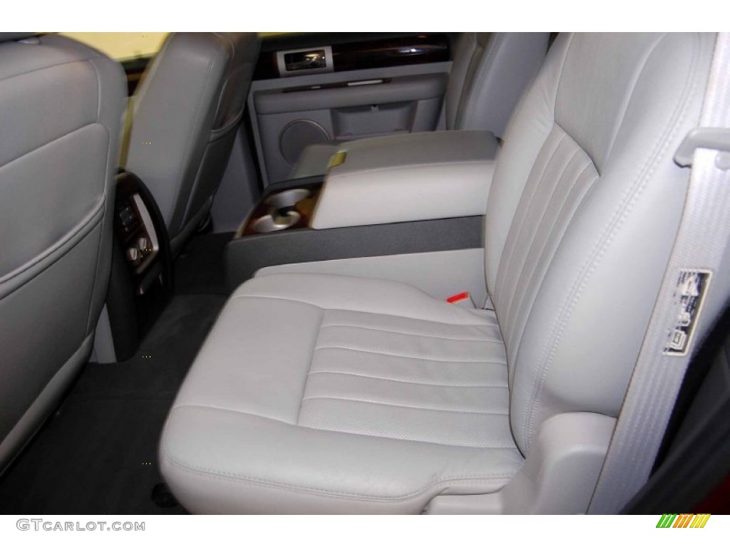 2004 Navigator Luxury - Merlot Red Metallic / Light Parchment photo #15
