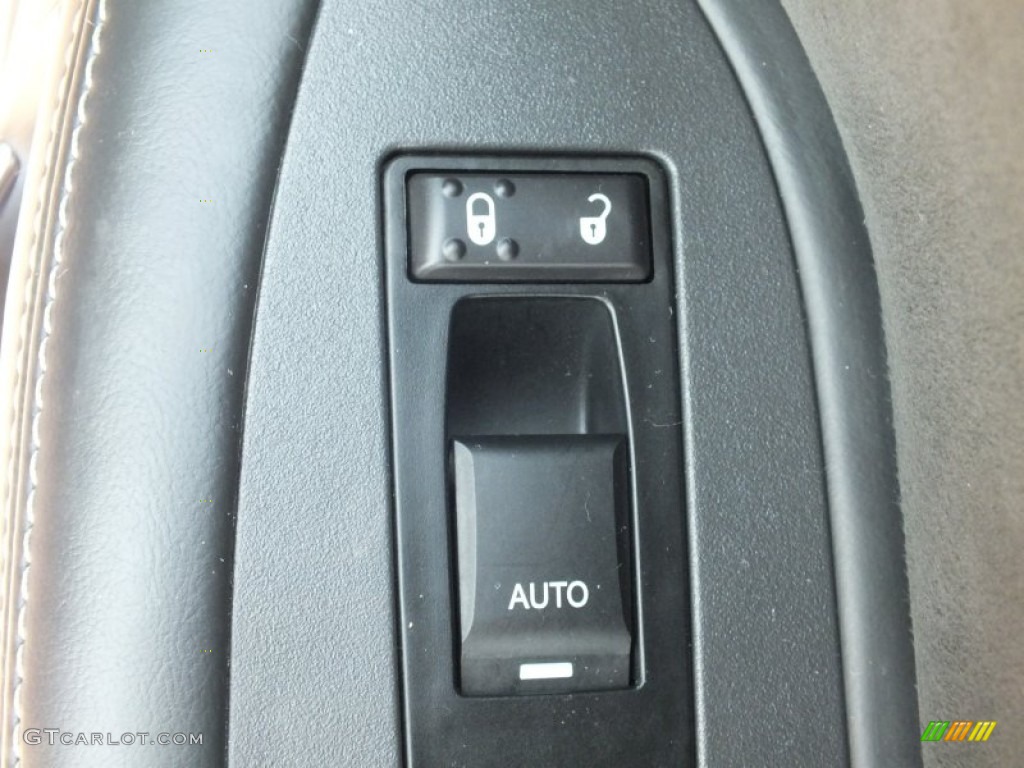 2011 Dodge Challenger SRT8 392 Controls Photo #66217735