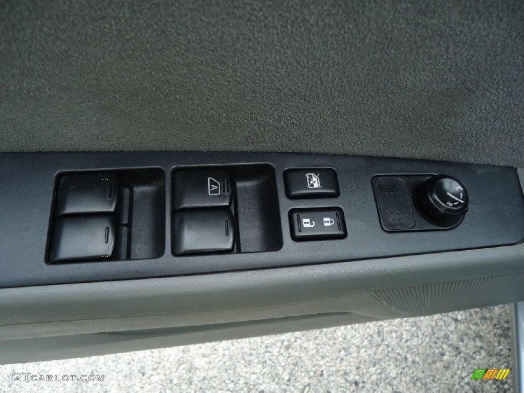 2008 Nissan Sentra 2.0 S Controls Photo #66218245