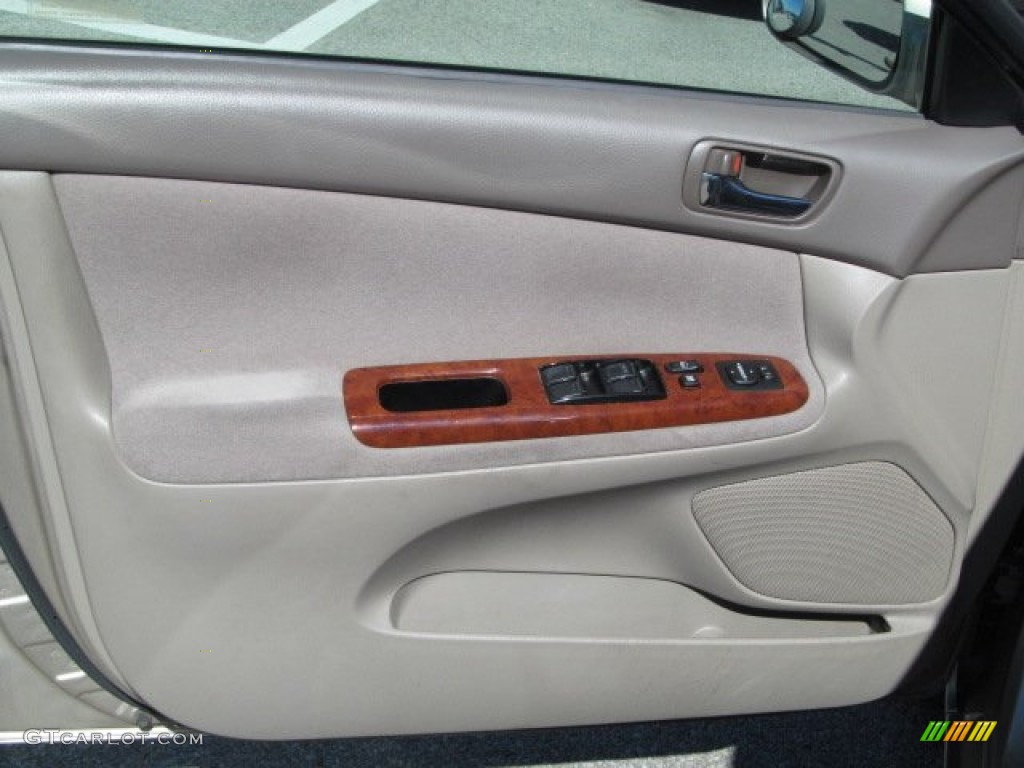 2003 Camry XLE - Desert Sand Mica / Taupe photo #12