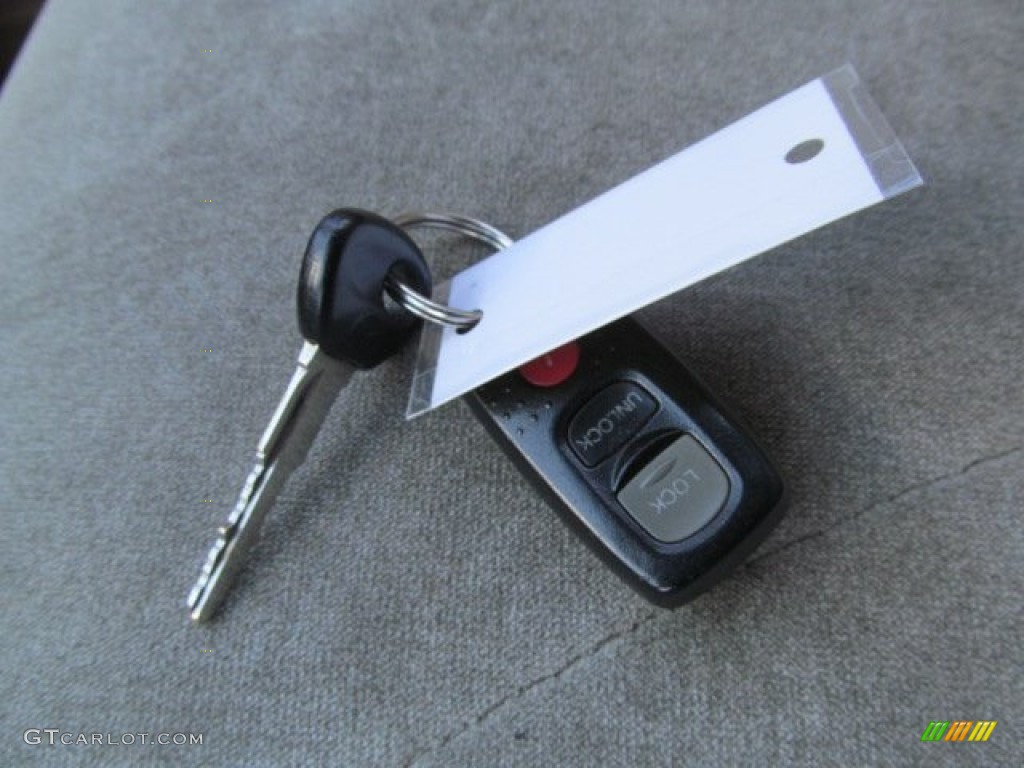 2002 Mazda MPV LX Keys Photo #66221988