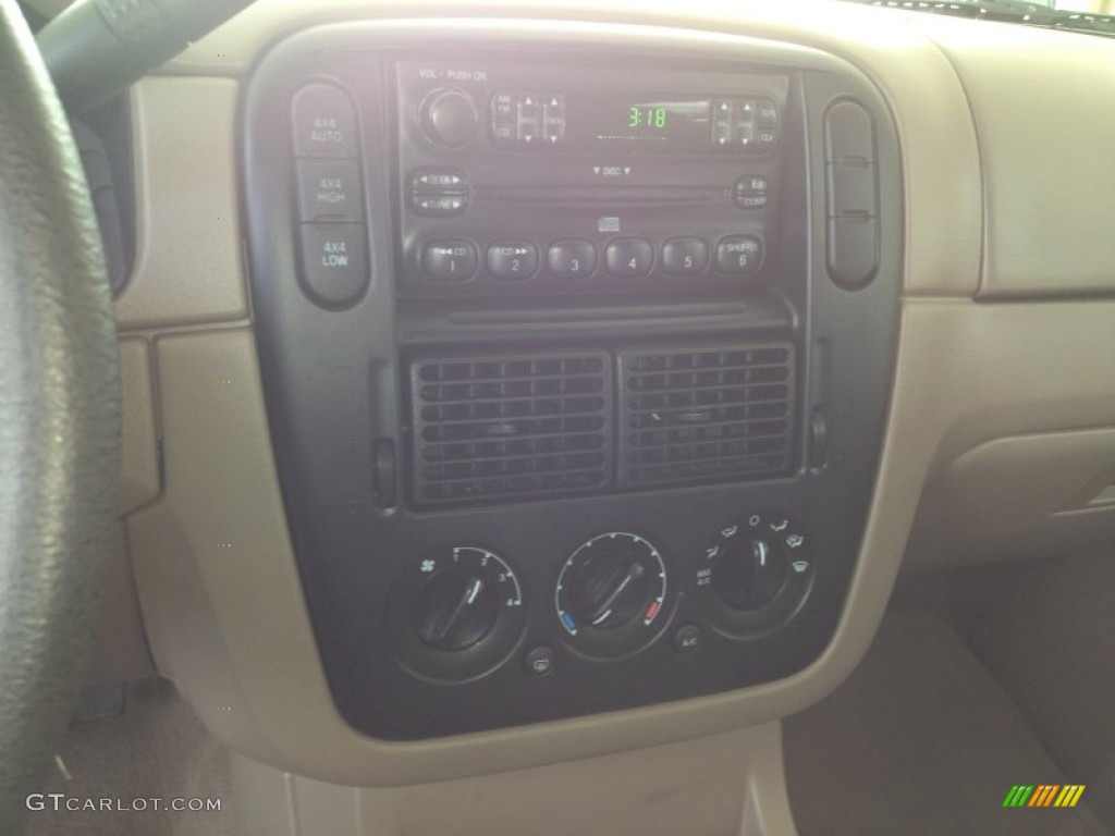 2004 Explorer XLS 4x4 - Oxford White / Graphite photo #24