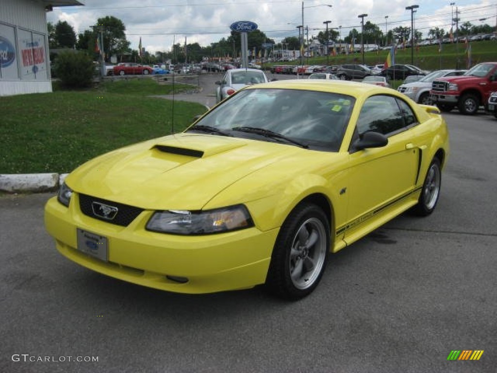 2001 Mustang GT Coupe - Zinc Yellow Metallic / Dark Charcoal photo #2