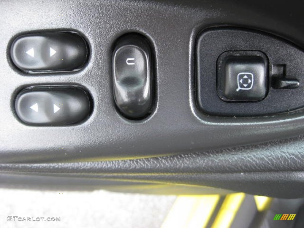 2001 Mustang GT Coupe - Zinc Yellow Metallic / Dark Charcoal photo #16