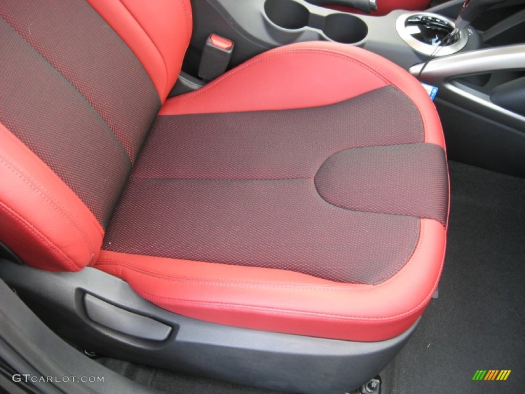 Black/Red Interior 2012 Hyundai Veloster Standard Veloster Model Photo #66227048