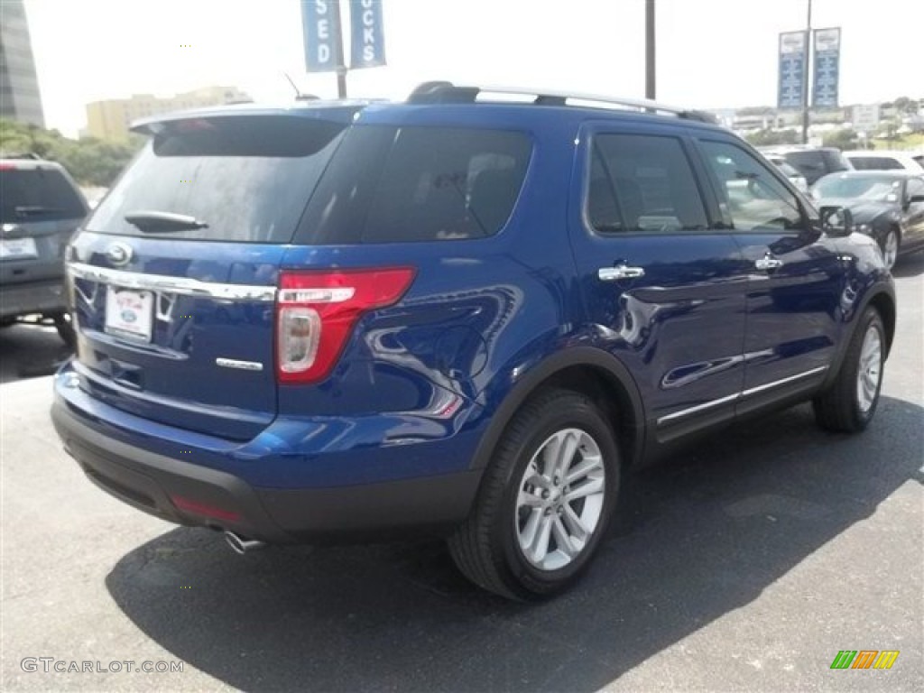 2013 Explorer XLT - Deep Impact Blue Metallic / Charcoal Black photo #3