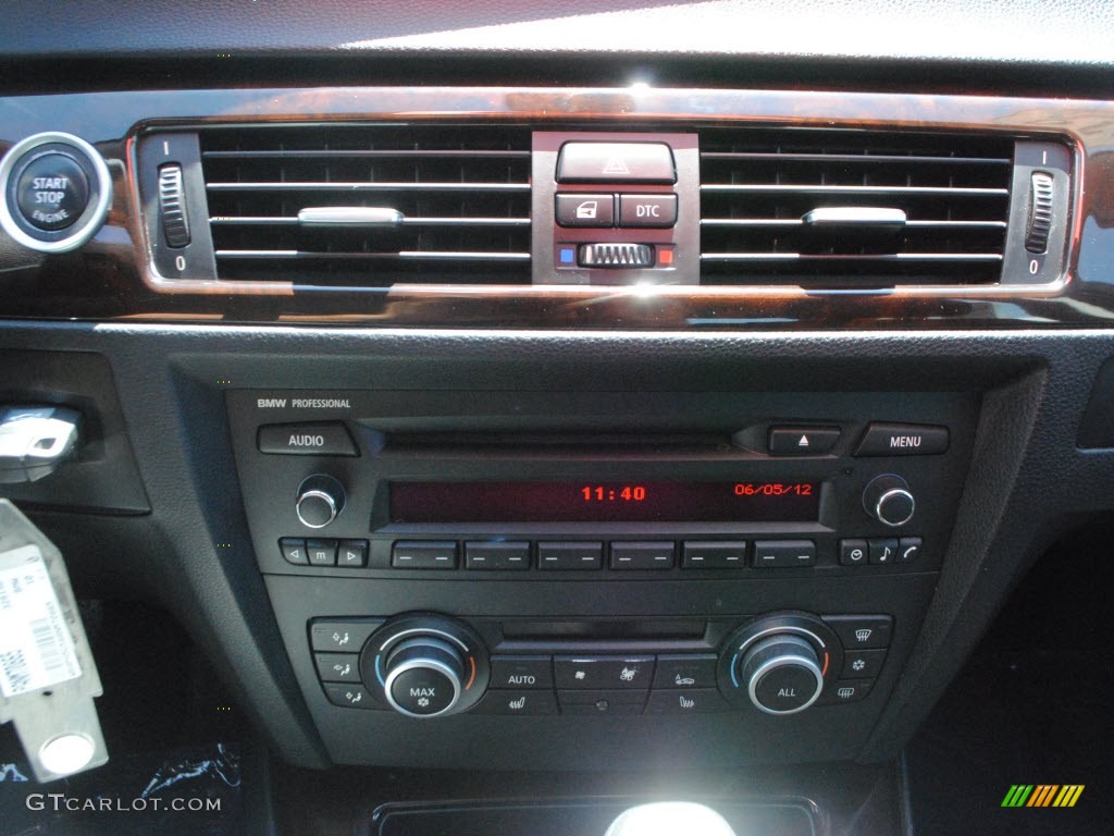 2010 3 Series 328i Sedan - Jet Black / Black photo #22