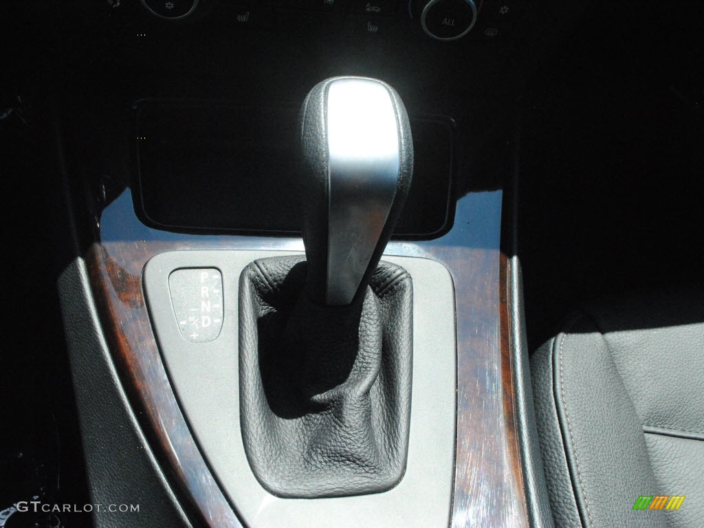 2010 3 Series 328i Sedan - Jet Black / Black photo #23