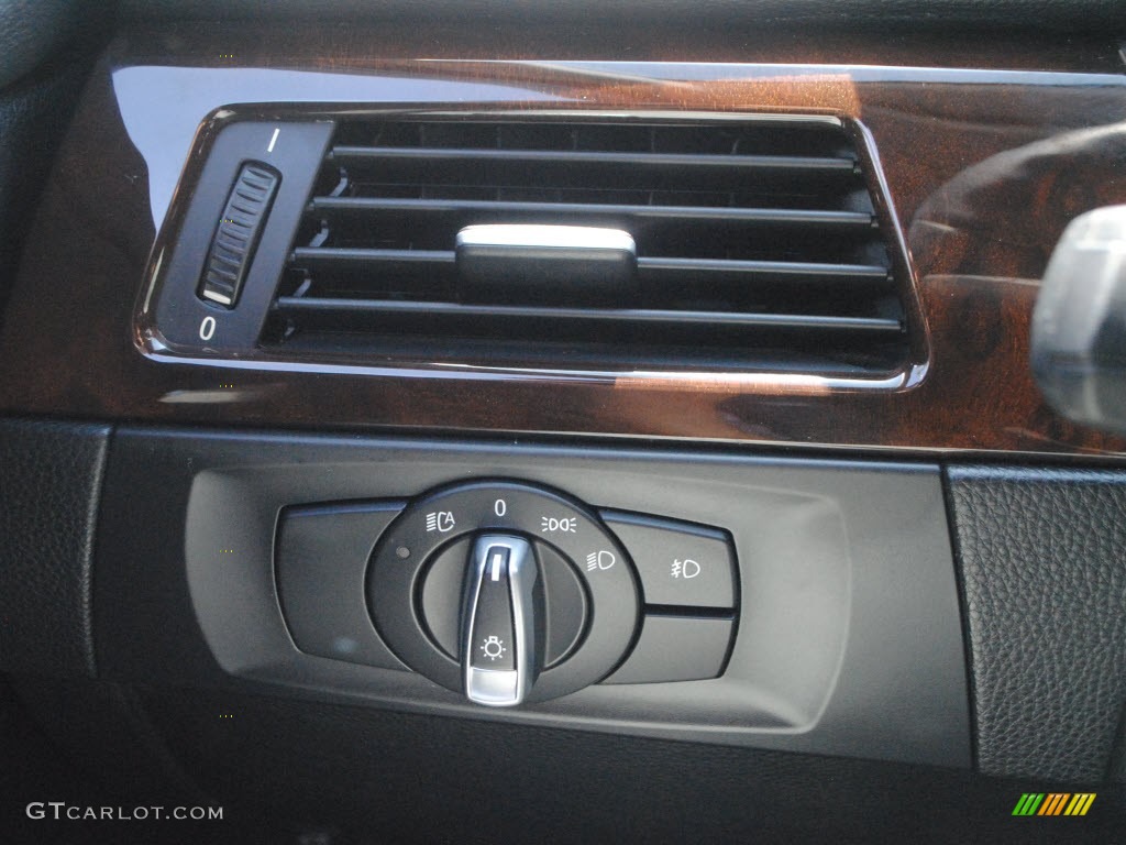 2010 3 Series 328i Sedan - Jet Black / Black photo #25