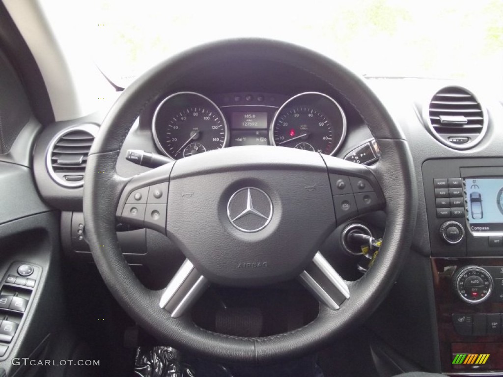 2006 Mercedes-Benz ML 500 4Matic Black Steering Wheel Photo #66243588