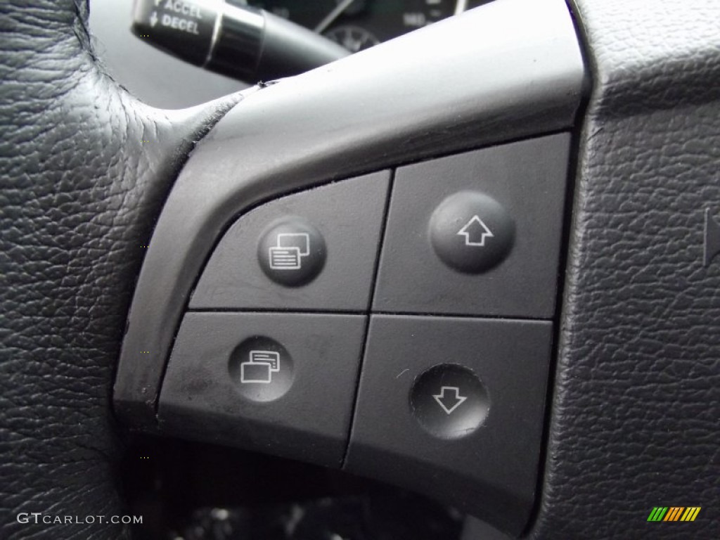 2006 Mercedes-Benz ML 500 4Matic Controls Photo #66243597