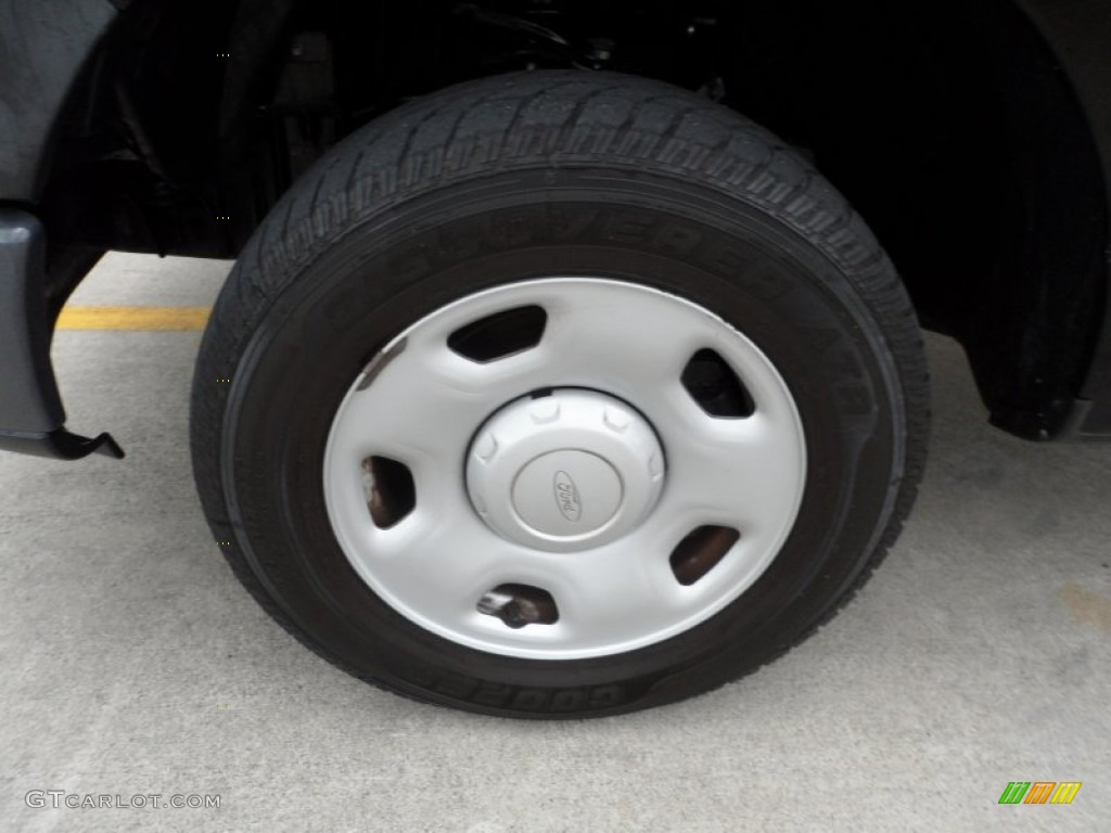 2006 F150 XL Regular Cab - Black / Medium Flint photo #10