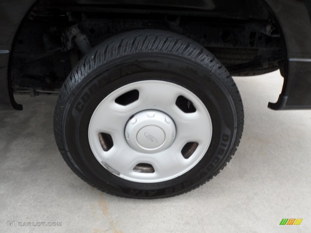 2006 F150 XL Regular Cab - Black / Medium Flint photo #11