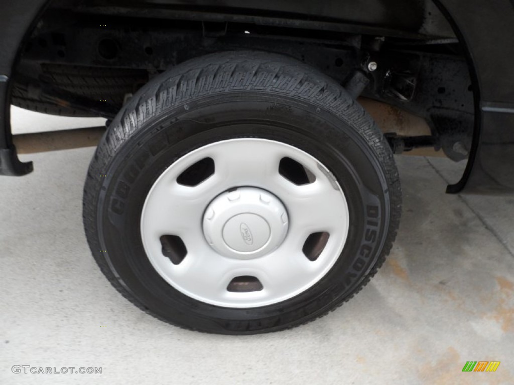 2006 F150 XL Regular Cab - Black / Medium Flint photo #12