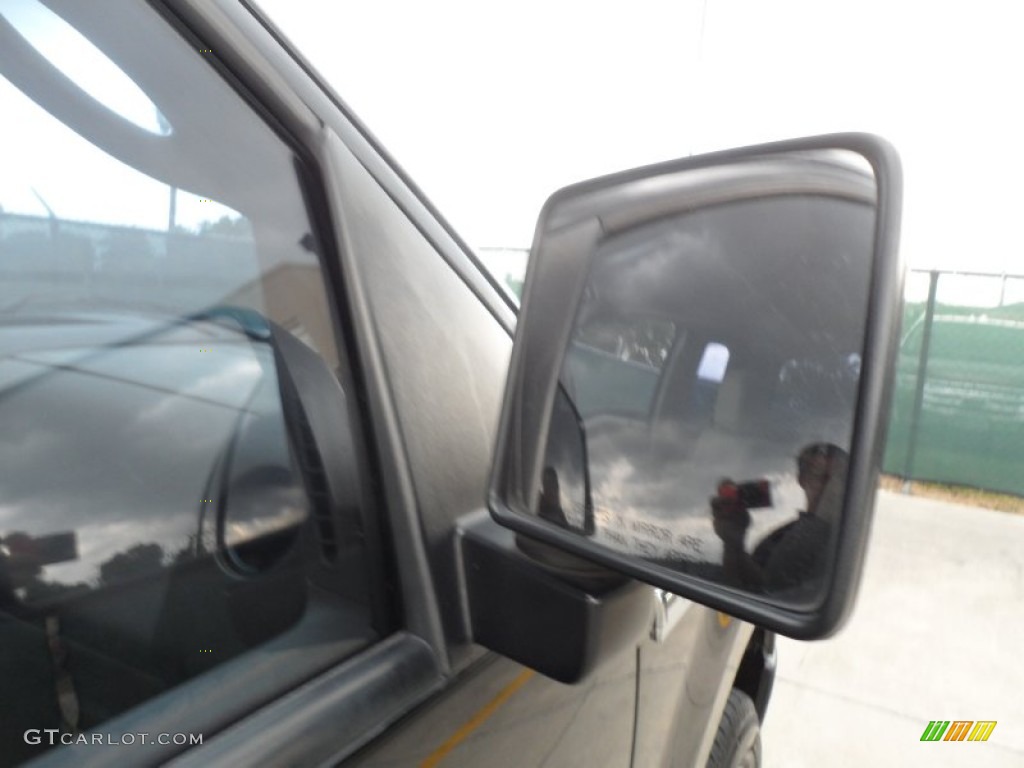 2006 F150 XL Regular Cab - Black / Medium Flint photo #16