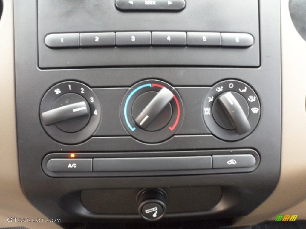 2006 F150 XL Regular Cab - Black / Medium Flint photo #28