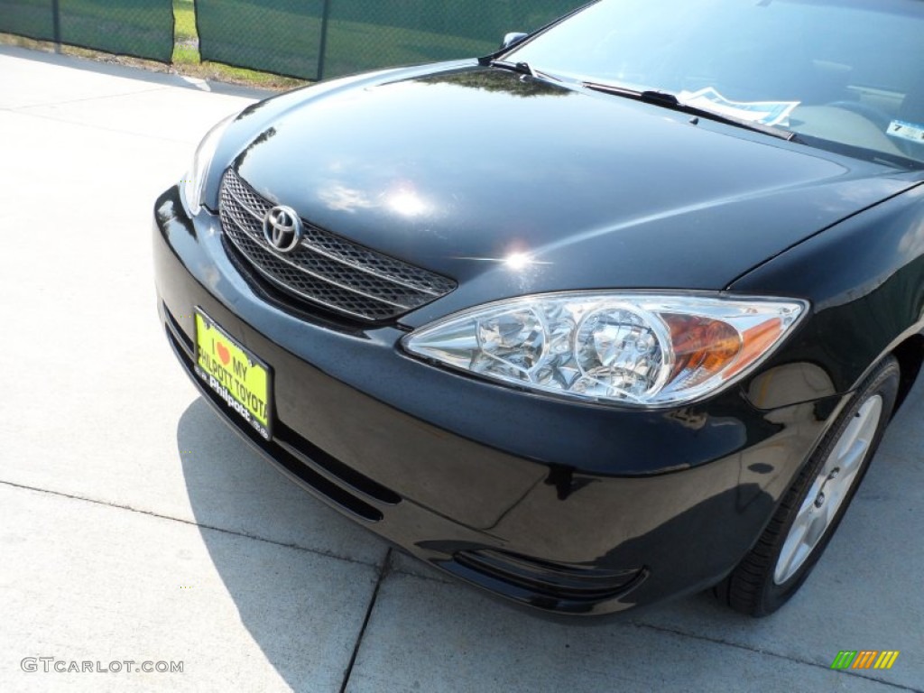 2003 Camry LE - Black / Taupe photo #11