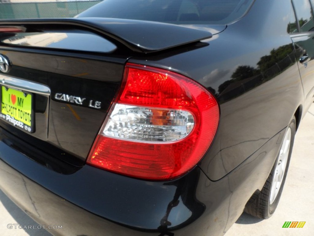 2003 Camry LE - Black / Taupe photo #18
