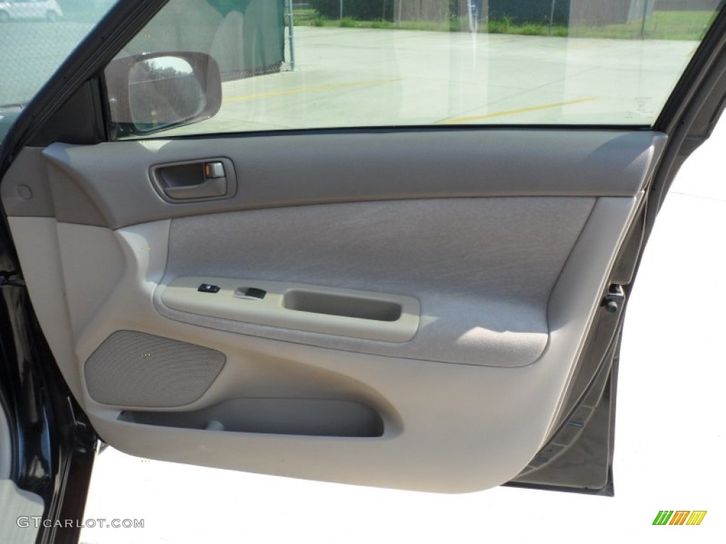2003 Camry LE - Black / Taupe photo #23