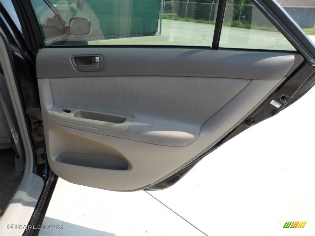 2003 Camry LE - Black / Taupe photo #27